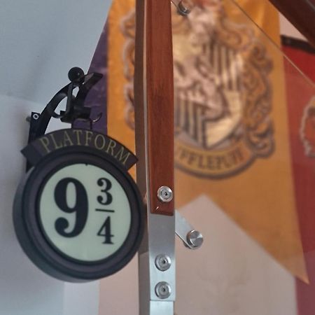 The Hidden Hogwarts - Nearly Bui Vien Walking Street Aparthotel Ho Si Minh-város Kültér fotó